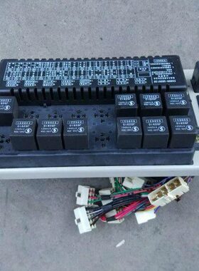 陕汽配件  SX2150K SX2190 SX2153  SX2300保险丝盒电路板