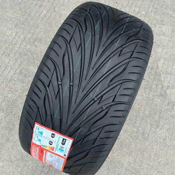 轿车改装单导向花纹55R16轮胎205 215/45R17人字形255 26535r18ZR