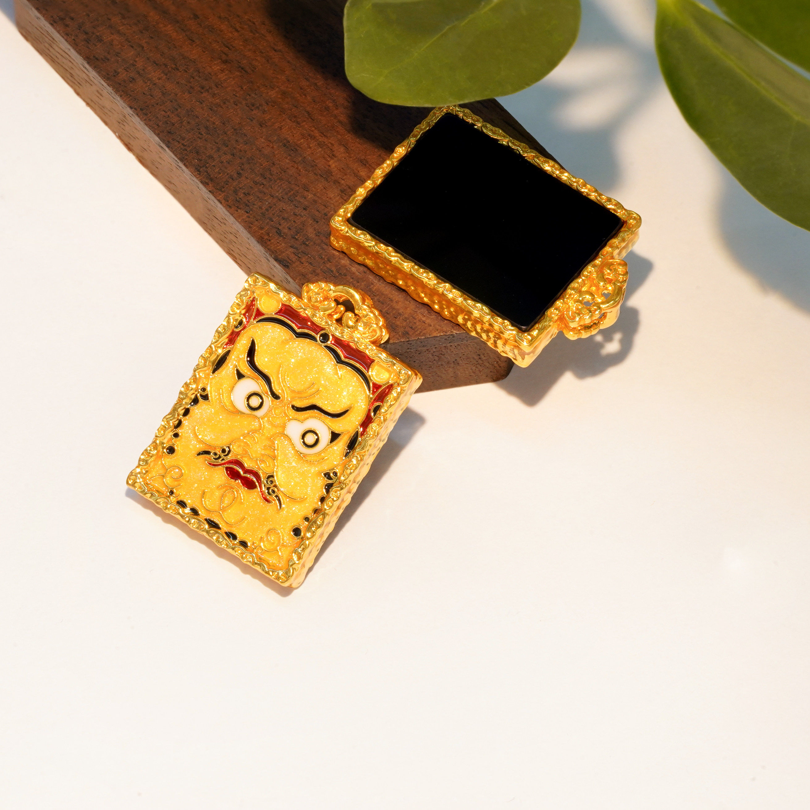 18k金黑玛瑙黄财神方牌吊坠【QL07465】