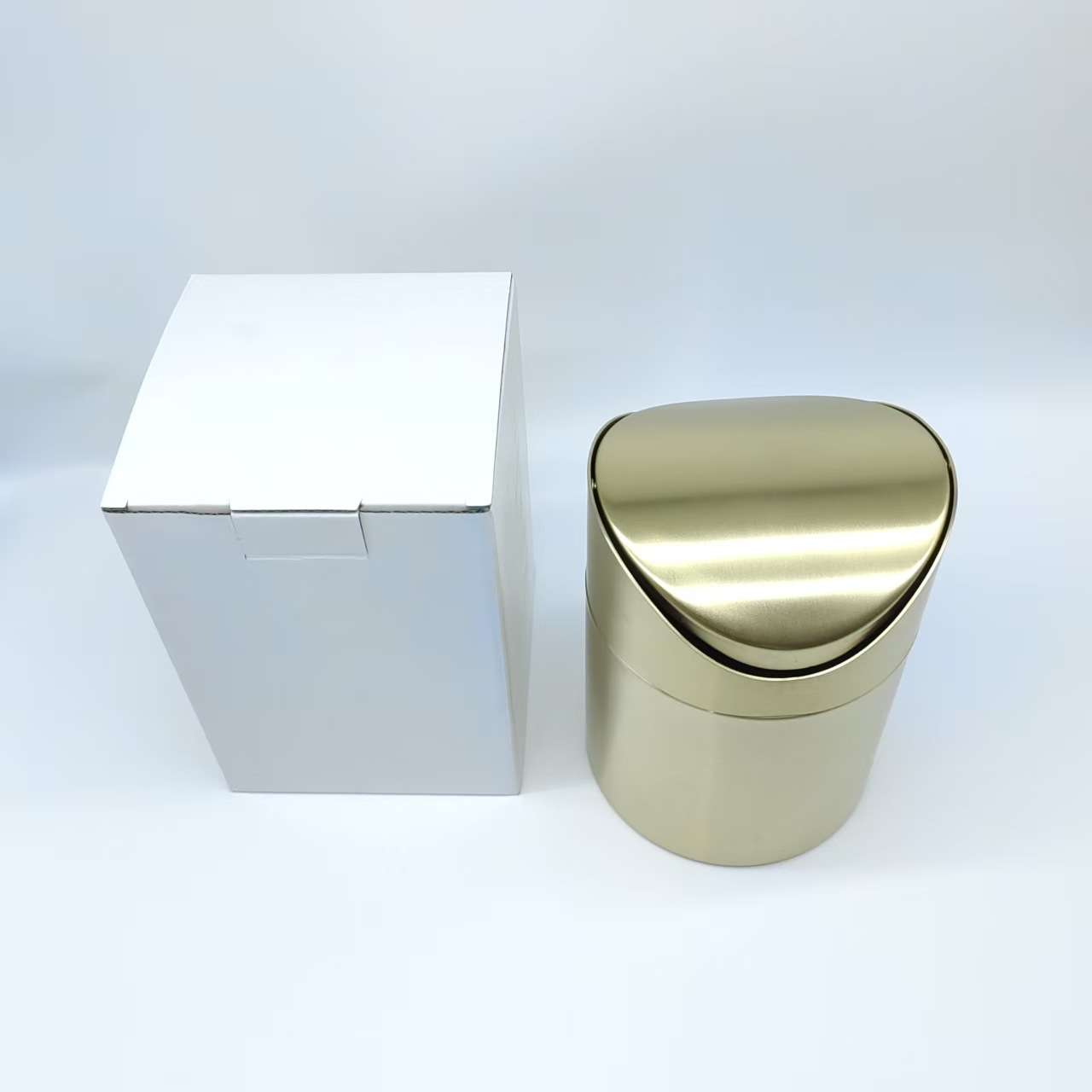 金色桌面垃圾桶304不锈钢创意收纳筒轻奢纸篓带盖迷你小号垃圾箱