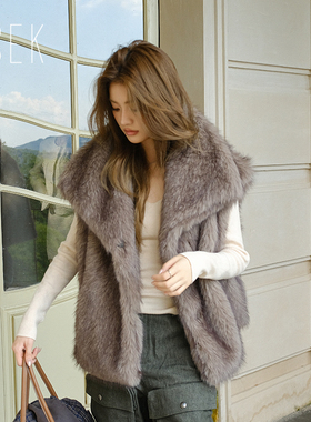 ESEK仿灵云狐大领马甲款皮草
