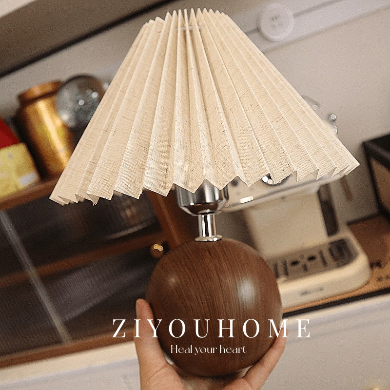 台灯卧室复古夜灯温n馨浪漫桌面装饰氛围感床头灯客厅书房陶瓷奶