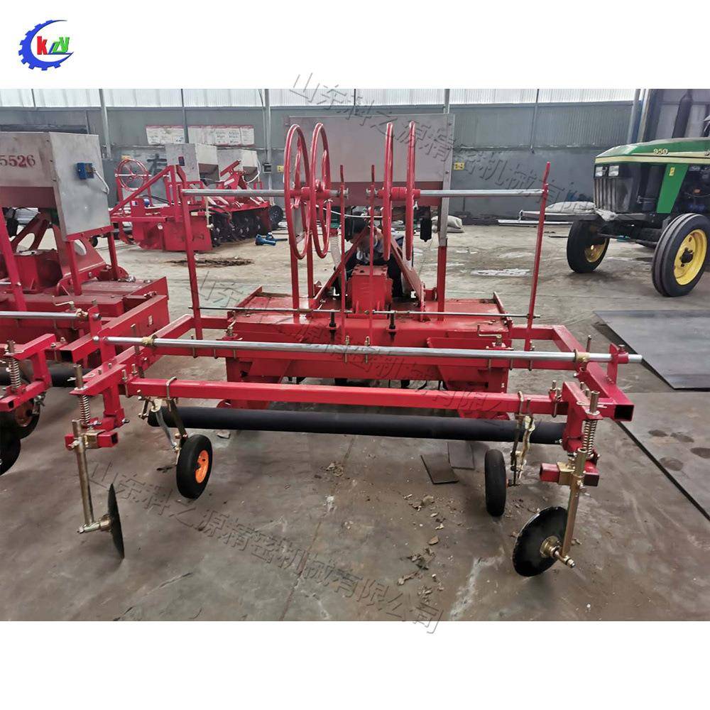 拖拉机后置式打药铺膜机马铃薯种植覆膜起垄机农用喷药覆膜机
