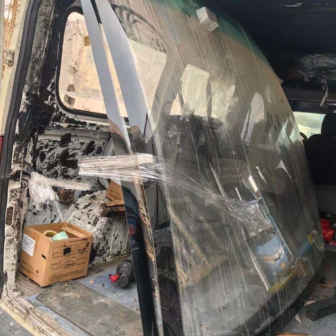 中巴前挡风玻璃通用汽车玻璃配件