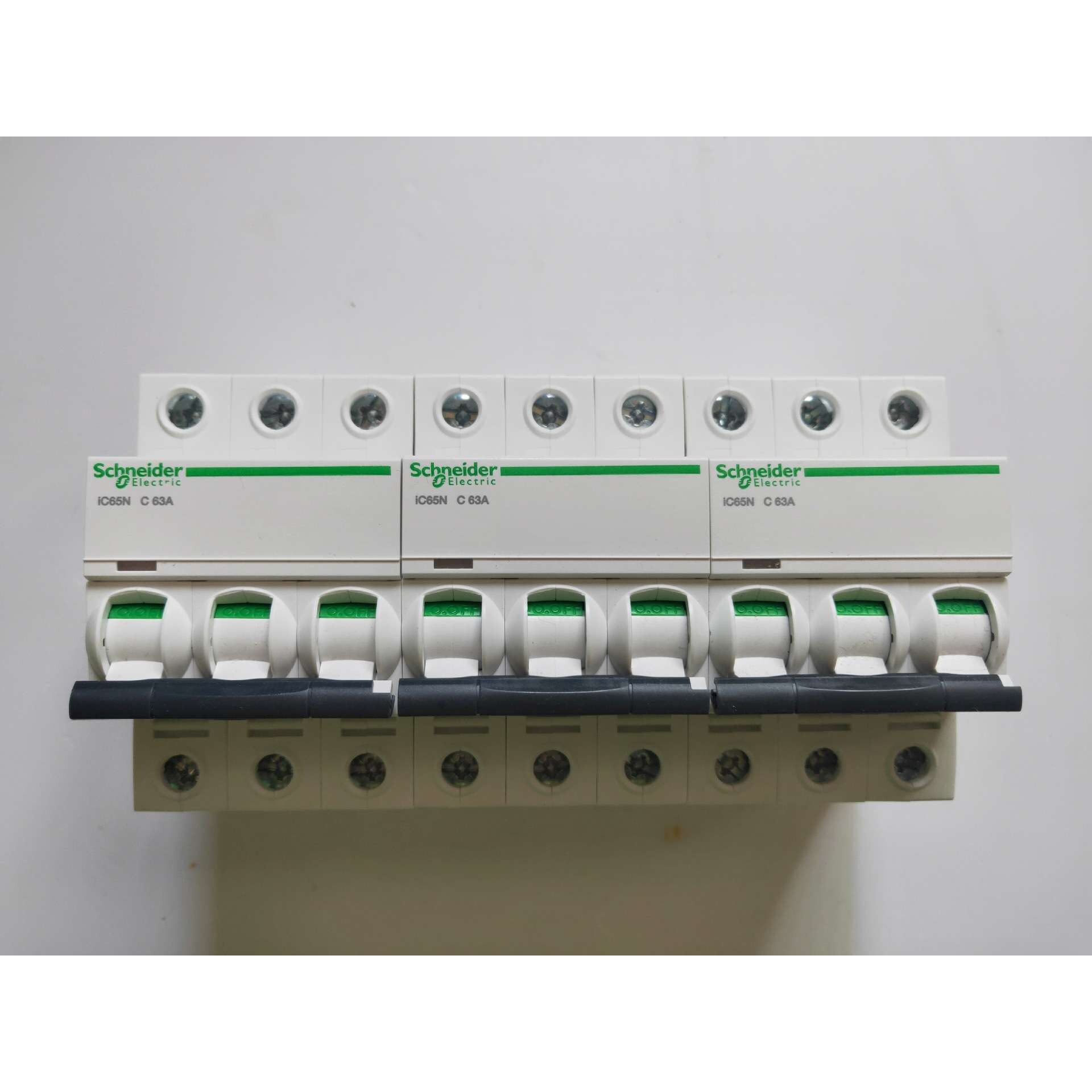 空气开关IC65N 1P2P3P4P C16A C20A C25 C32断路器原装现货