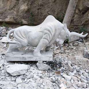 厂家长期销售石雕牛石雕青石奋斗牛大型拓荒牛动物雕刻青石牛