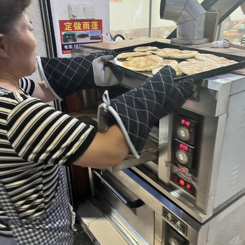烘培微波炉耐高温烤箱加长防烫0加厚隔热50度手套硅胶手套