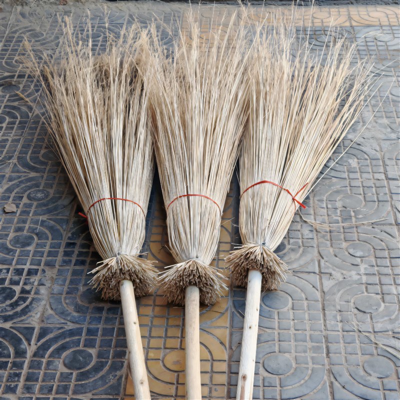 大西北独有的芨芨草扫把,户外工人都选它。可开专票