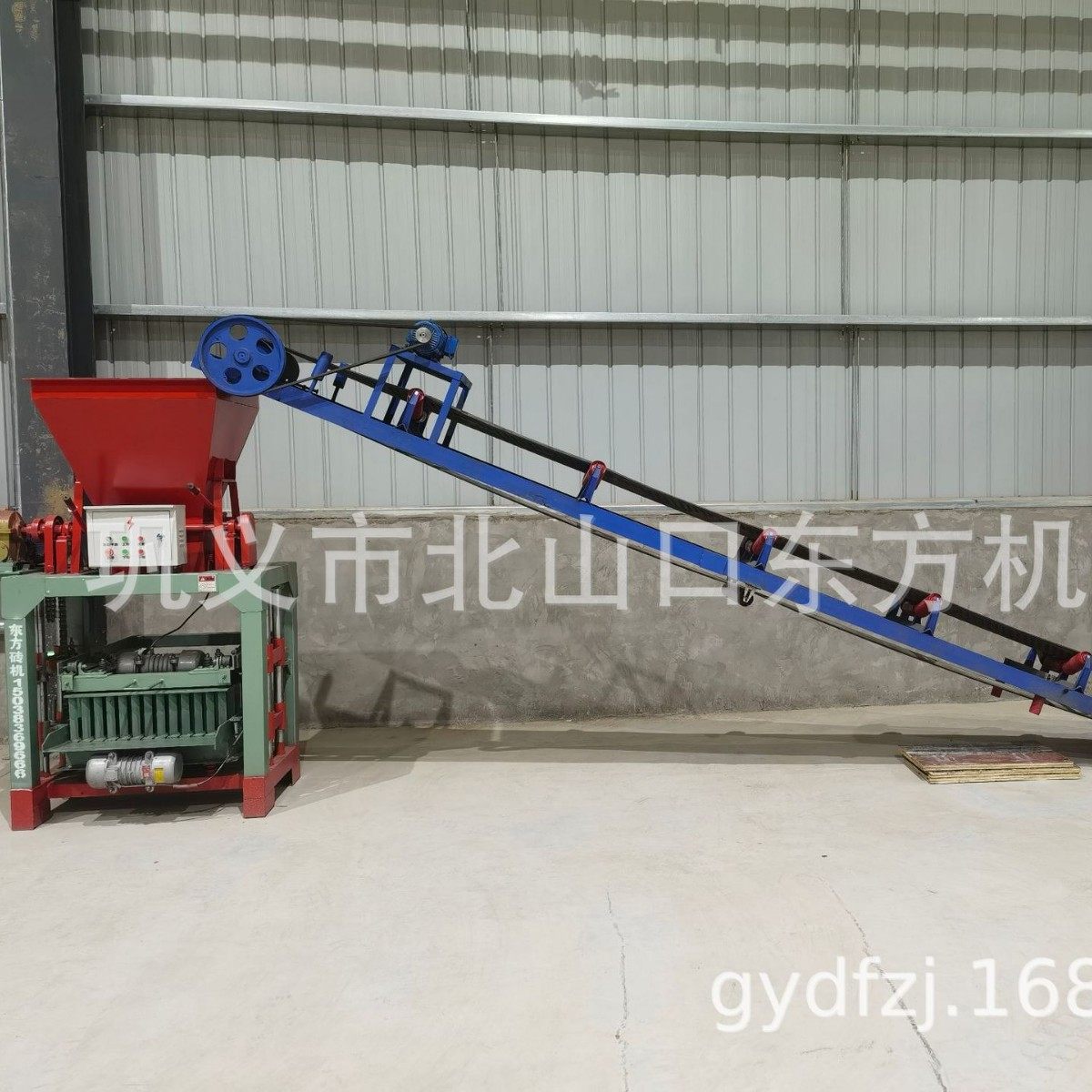 4-35B料斗生产线用户现场水泥多功能电动制砖机械380V工厂价,五金/工具,工程/建筑机械,淘宝优惠券,粉丝福利购,淘宝优惠卷