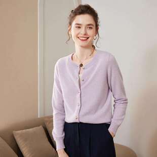 秋季女款简约平面纯色雾感金属扣圆领宽松显瘦通勤山羊绒针织开衫