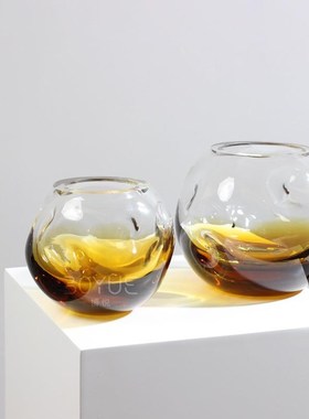 现代轻奢手工不规则琉璃琥珀色圆C球花瓶售楼处洽谈桌摆装饰品摆