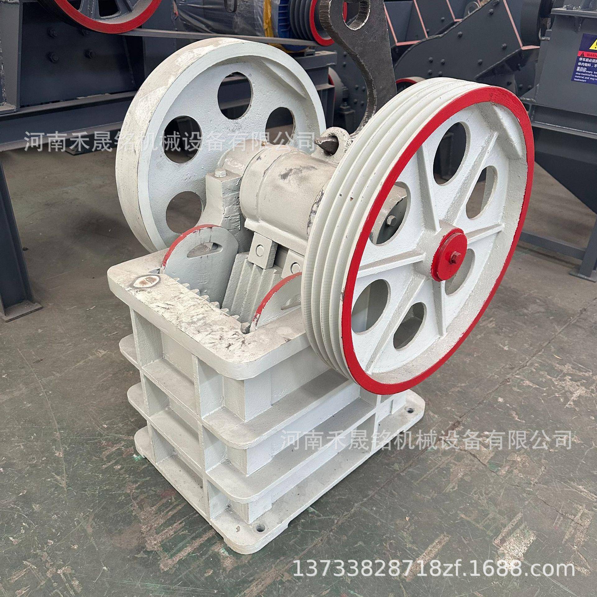 出厂价小型鄂式破碎机价格适用于铁矿石石英石的碎石机设备