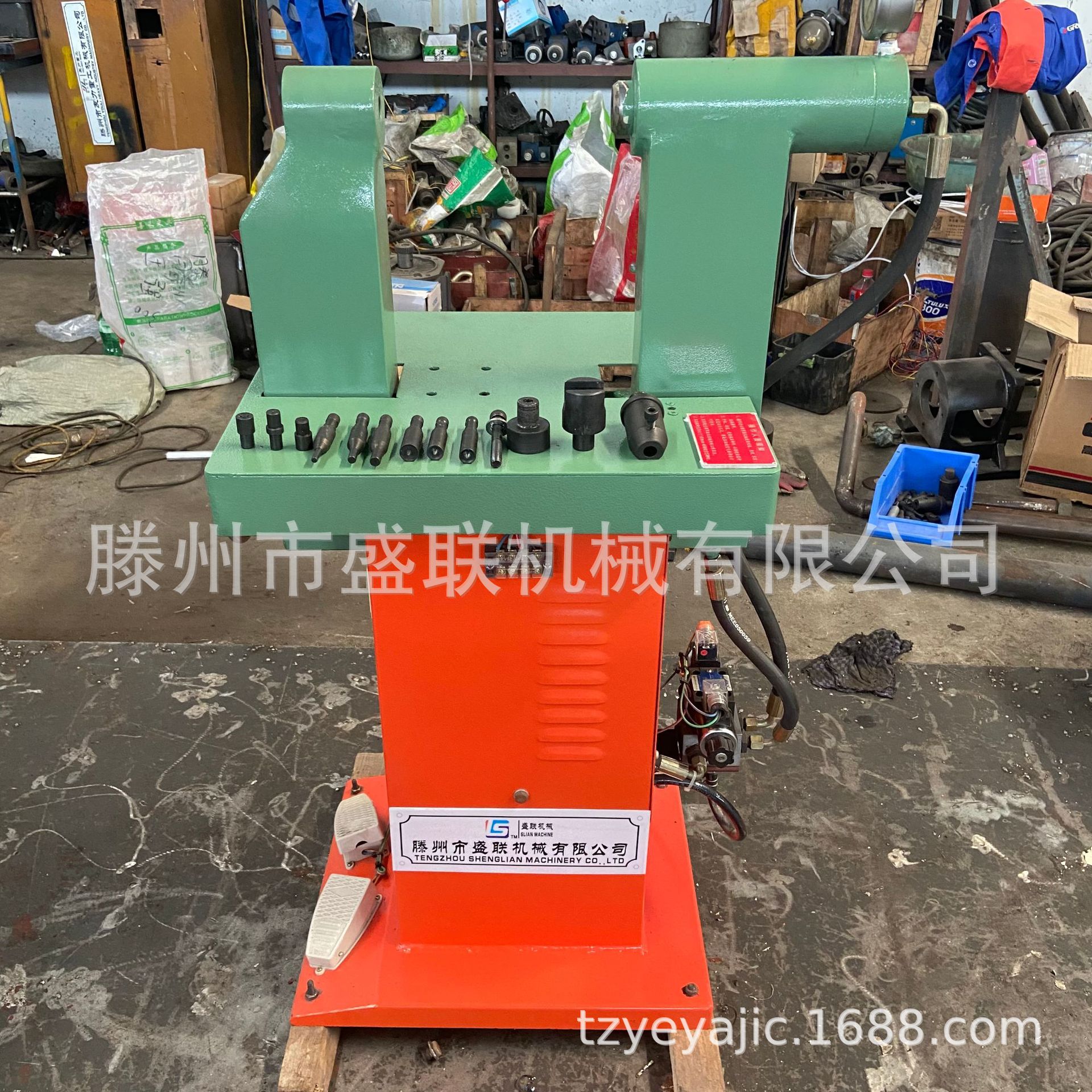 投铆机 刹车片投铆机铆钉铆接设备 汽车刹车片铆钉机