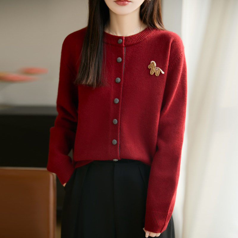 本命年红色小马刺绣针织开衫女春秋2026新款长袖圆领上衣毛衣外套
