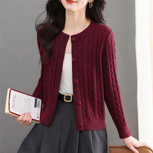 红色麻花圆领针织开衫女短款2025新款时尚小个子上衣宽松毛衣外套