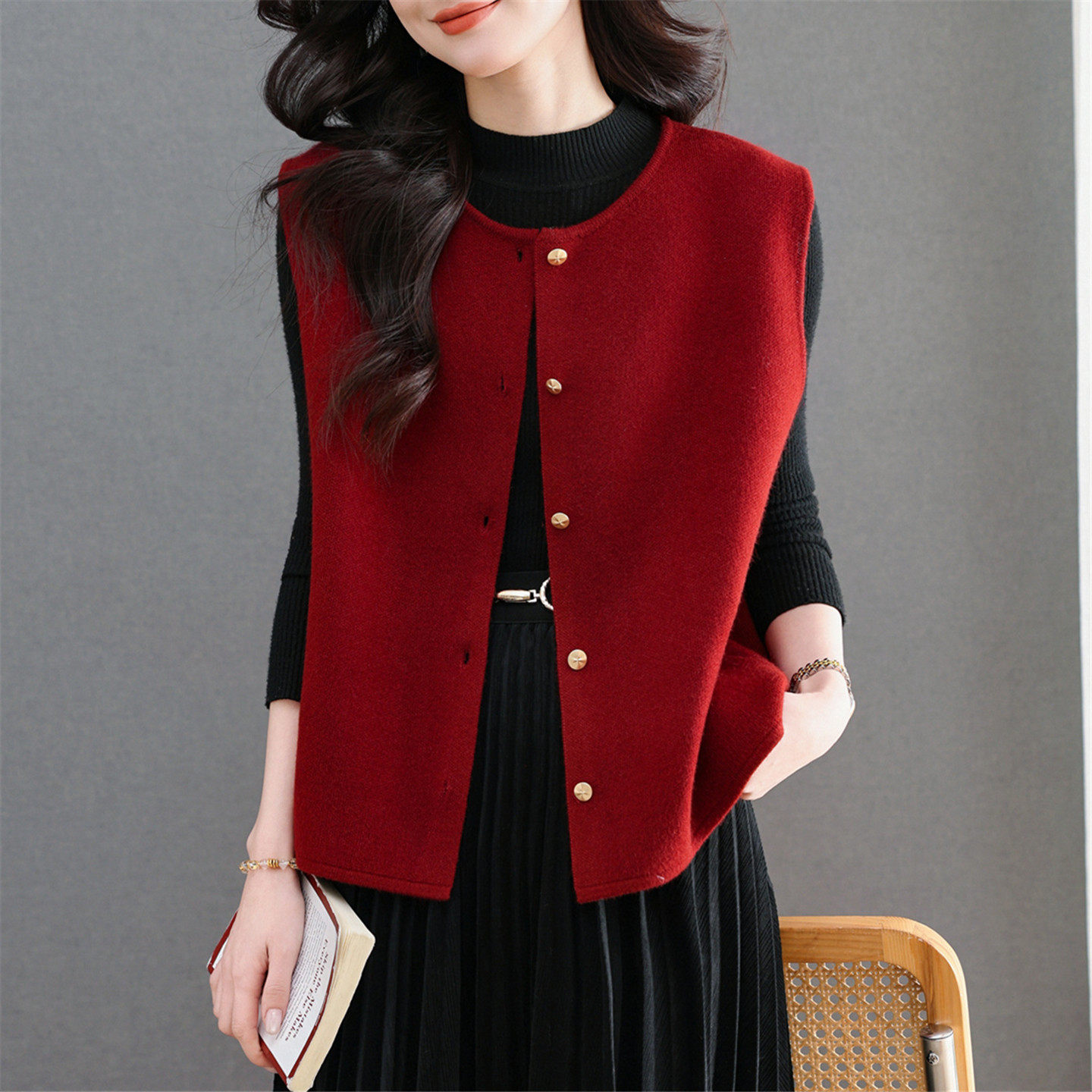 红色针织马甲开衫女2026新款春秋叠穿无袖背心上衣外套披肩配裙子