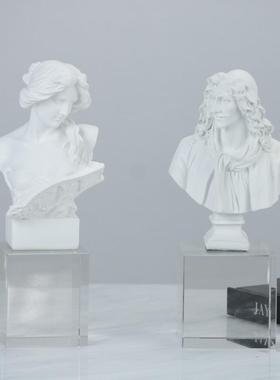 现代简约雕塑人物树脂摆件客厅书房书柜样板间米兰时尚轻装饰品