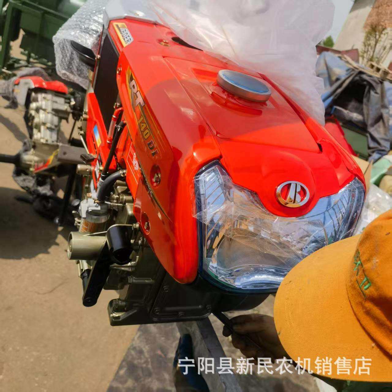 14马力水旱两用手扶车耕地机手扶拖拉机翻地机耕地机