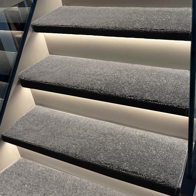 纯色加厚楼梯踏步垫免胶自粘防滑实木家用网红V旋转楼梯地毯可