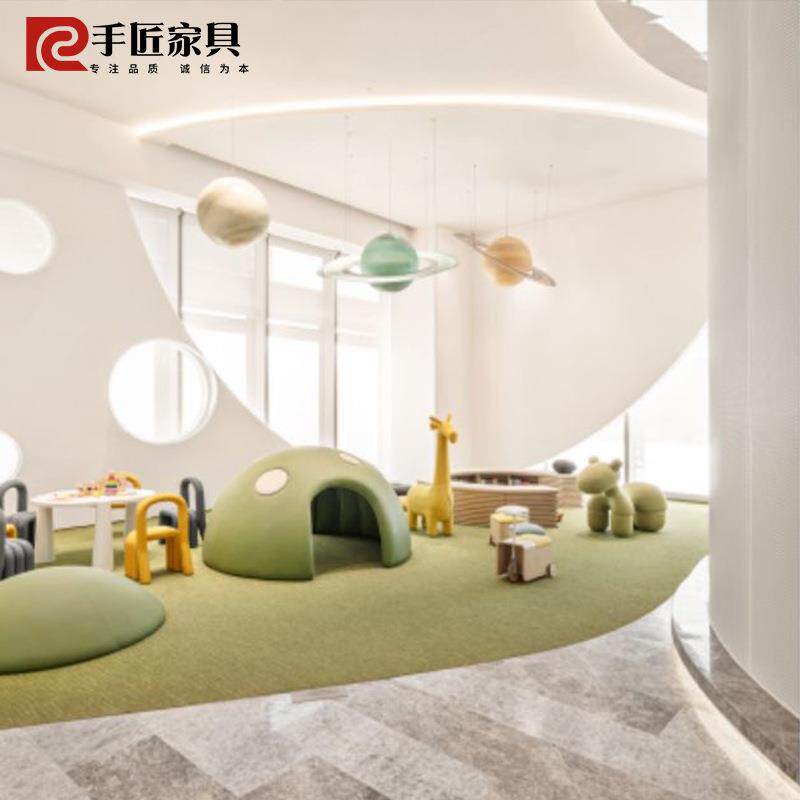 现代儿童乐园亲子酒店架空层游乐装置玻璃钢家具学校室内小品摆件
