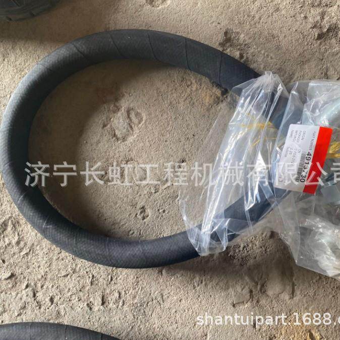 山推SD42推土机配件直供终端：4913729，K19-C525机油滤清器进油