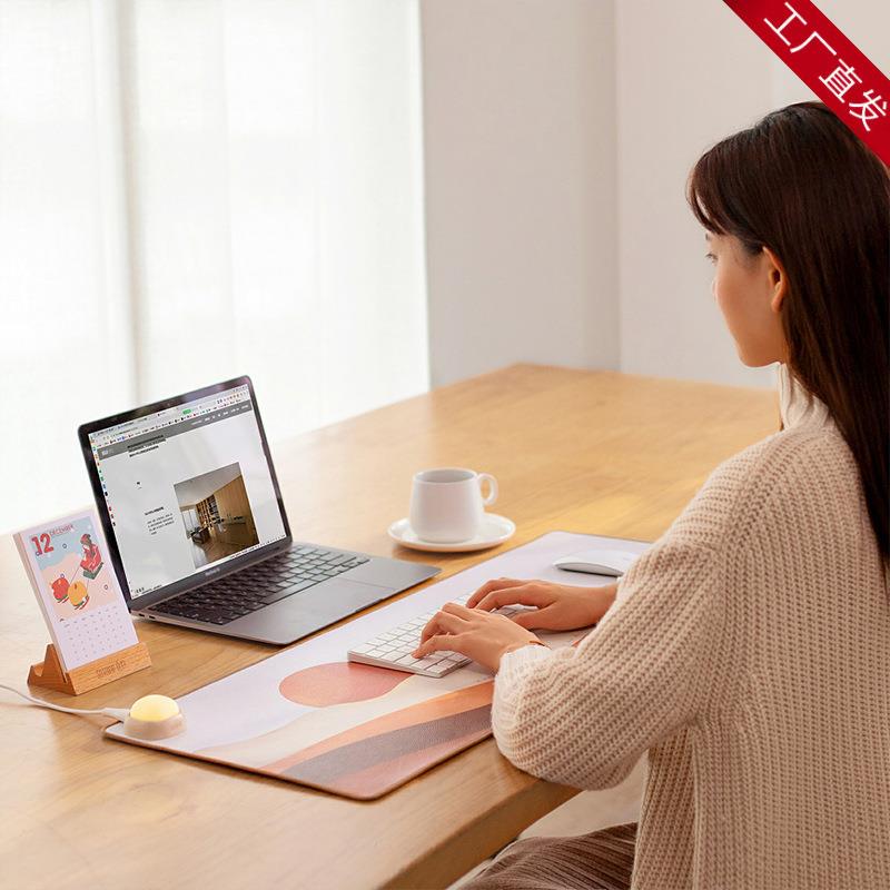 生态链向物暖桌垫拍拍办公电脑桌面感应灯加发热垫超大保暖手