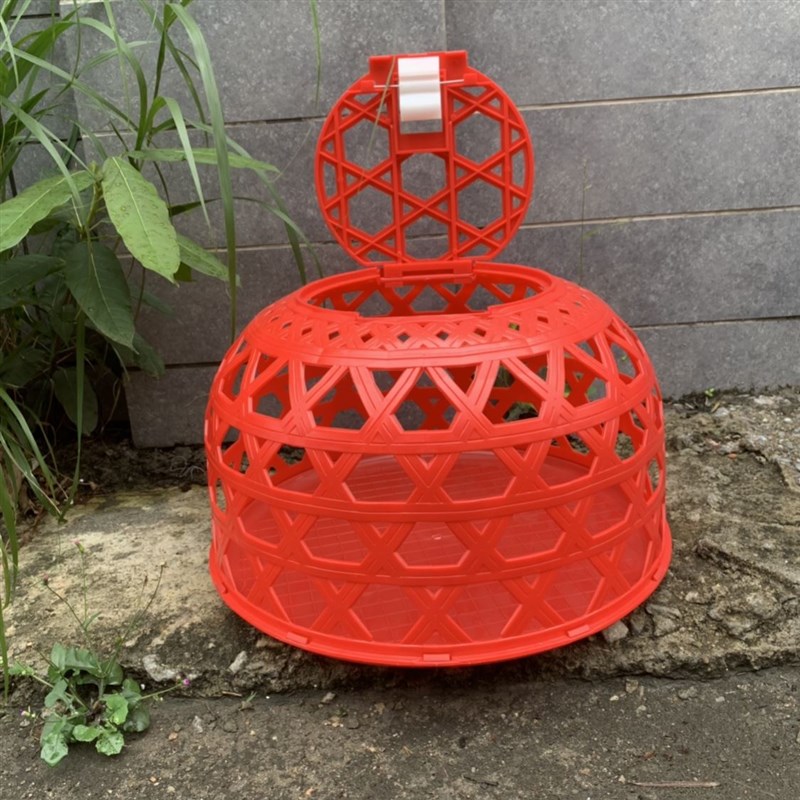 红色鸡笼塑料(小汽车便利鸡笼)