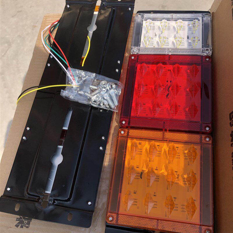 货车LED后尾灯24V超亮防水防砸防撞方向灯通用改装总成强光