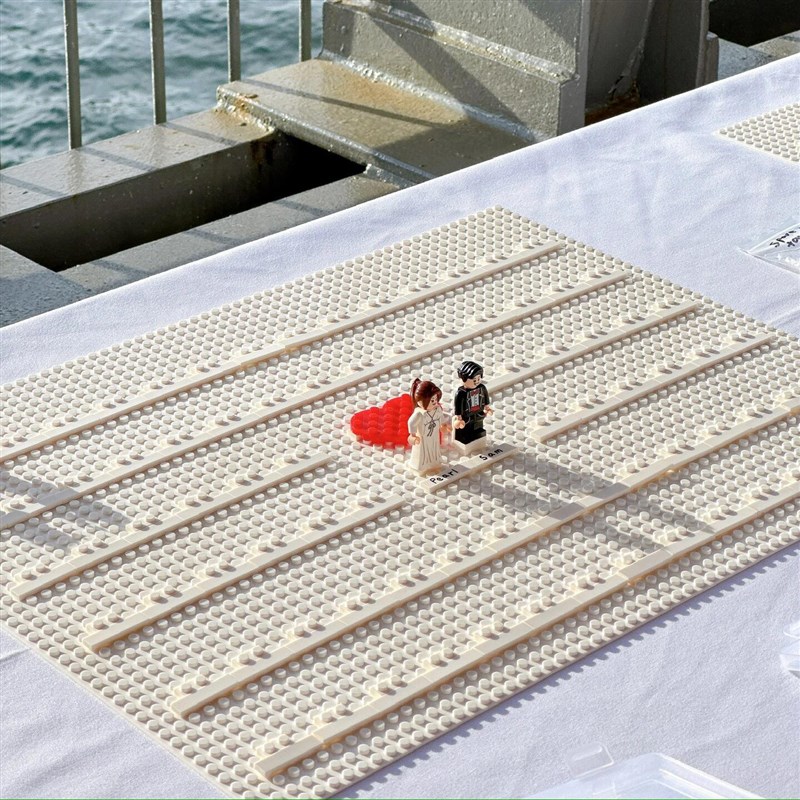 婚礼签到积木人仔小人相框收纳生日宴会草地现场颗粒拼装摆件玩具