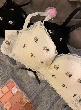 法式内衣女小胸聚拢显大无钢圈收副乳防下垂蕾丝边碎花文胸罩套装