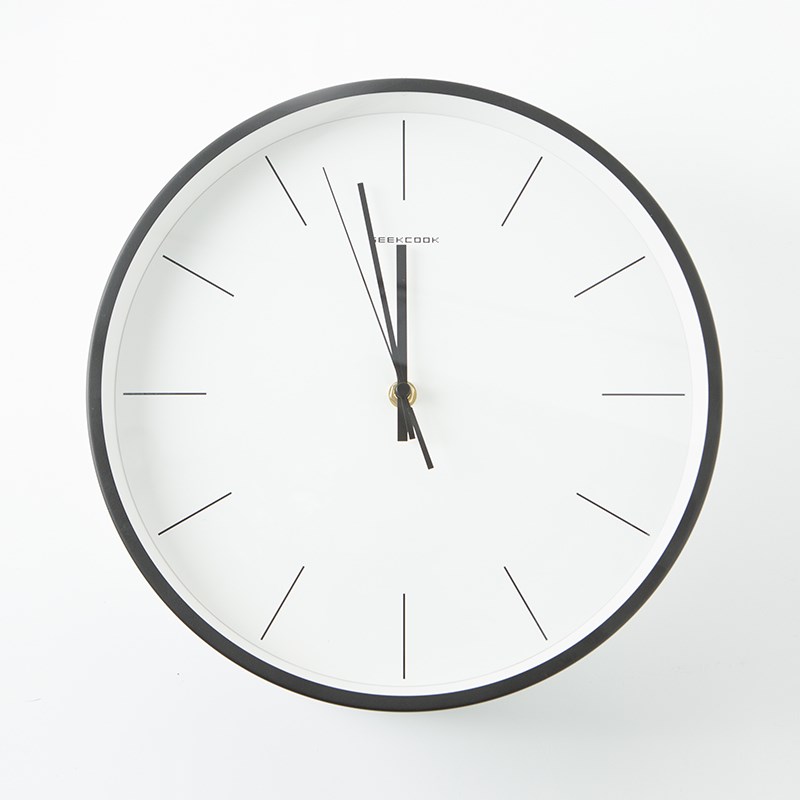 简约北欧现代挂钟高r光电镀金属静音时钟表餐客厅卧室创意