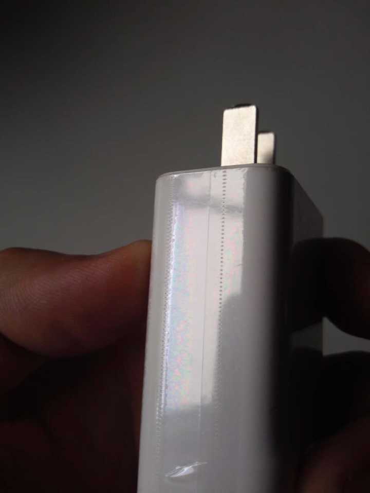 电子产品|化妆品|日常用品 薄膜热封透气孔激光标刻机 价格实惠