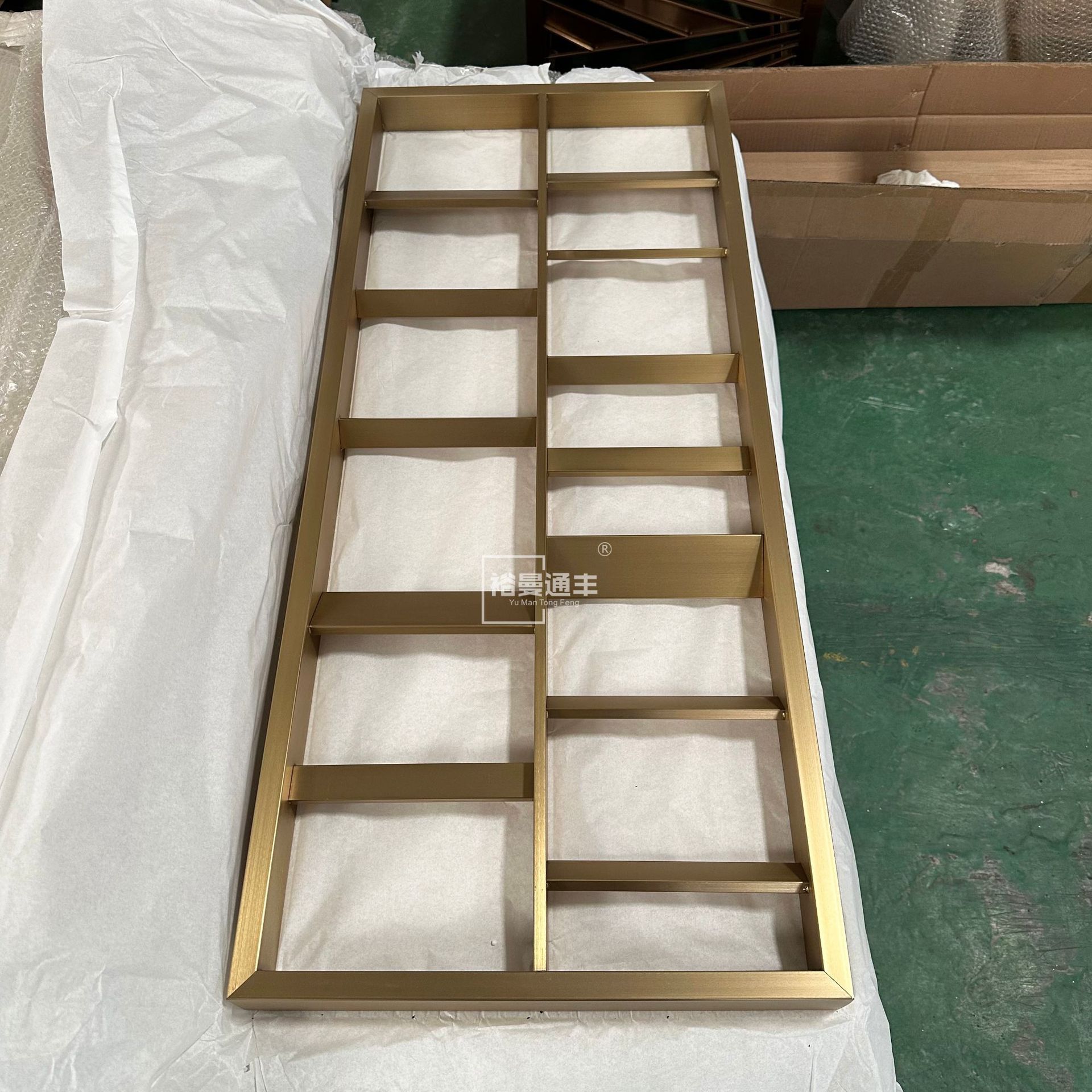 香槟金创意隔断客厅入户玄关遮挡镂空格栅办公室不锈钢花格屏风