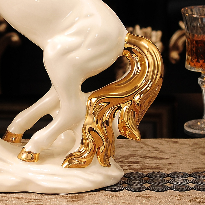 欧式陶瓷马摆件客厅办公室招财工艺品摆设马到成功家居酒柜装饰品