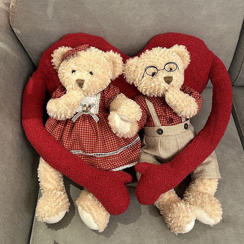 薇妮婚品红色爱心抱枕压床娃娃一对沙发卧室靠枕靠垫结婚礼物闺蜜