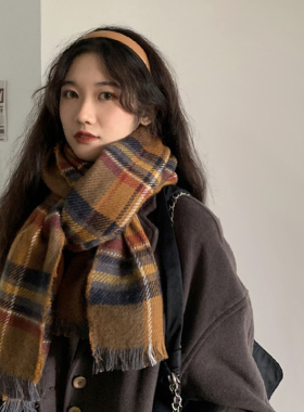 小众2021格子围巾女冬季韩版z披肩两用春秋百搭保暖加厚款英伦经