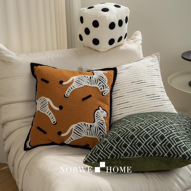 抱枕轻奢简约法式创意靠枕组合礼物样板间客厅沙T发靠高级床头靠