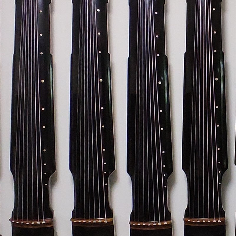 【律和古琴研习社】张以秋张军父子古琴北方琴稳定膝琴蕉叶式古琴