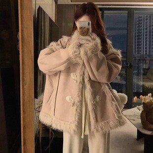 小香风粉色羊羔毛秋冬季2025新款外套女别致皮绒高级感鹿拼接棉服