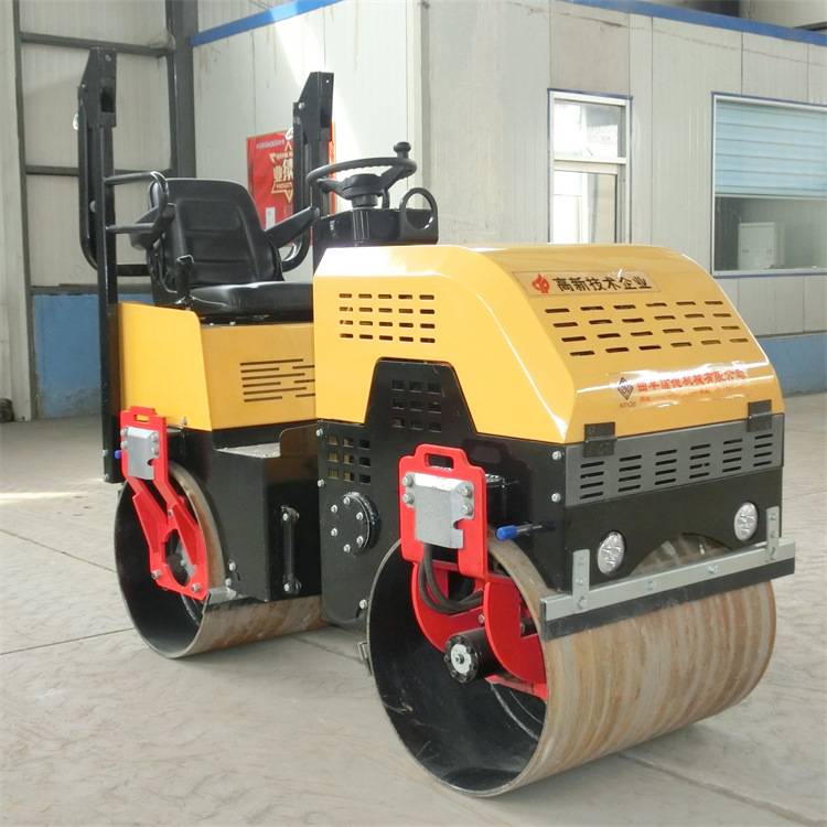小型双钢轮单驱振动压实机 3吨小压路机 碾压管道砂石草坪压平机