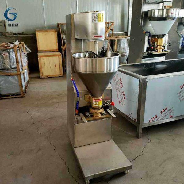 制作鱼丸肉丸 包馅肉丸机 自动商用做肉丸设备 不锈钢丸子成型机,厨房电器,其他商用厨电,淘宝优惠券,粉丝福利购,淘宝优惠卷