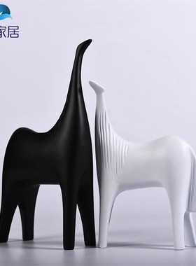 北欧简约黑白对马l抽象摆件创意家居客厅电视柜酒柜书房装饰品摆