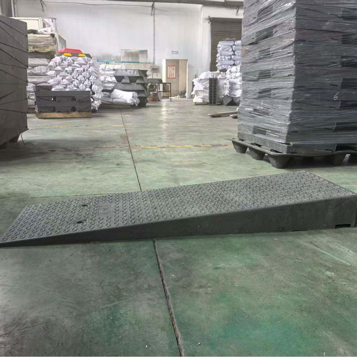 加重橡台阶垫斜坡垫橡马路牙子加宽路上沿坡货车汽KHS车爬塑坡坡