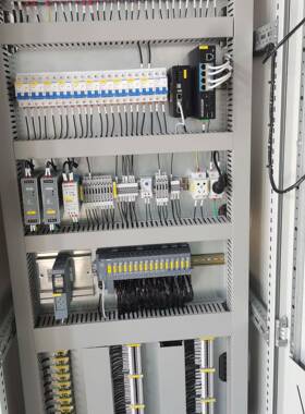 PL可程控制柜成套抗干扰编强机床机开关控制恒压供C水电电ZNT气柜