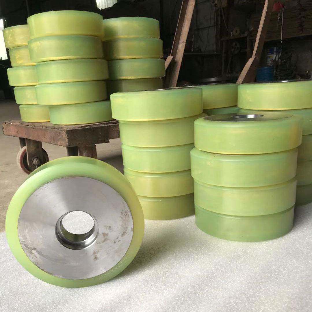 过山氨车胶轮轨轮道不4568脱胶天车动轮聚酯动力轮从橡胶滚轮摩擦
