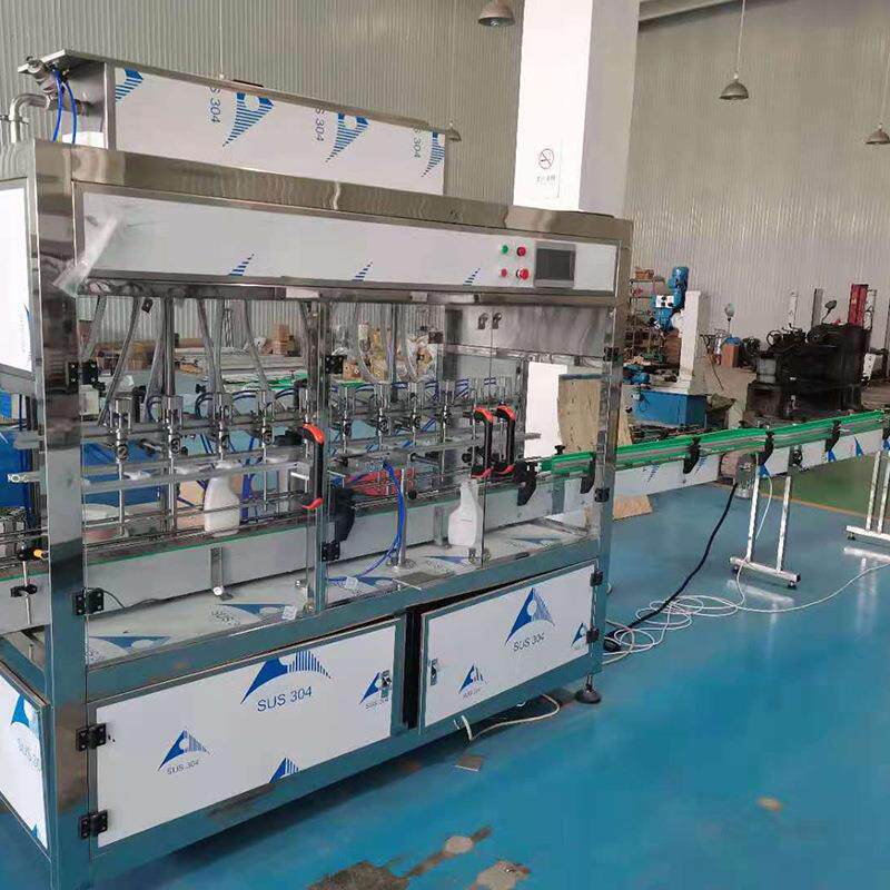 厂家供应 全自动玻璃水防冻液灌装机 液体定量灌装机械设备