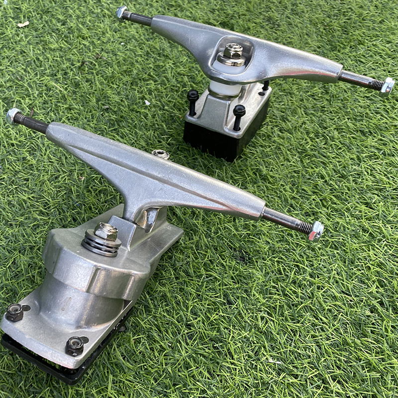 S7陆冲支架 弹簧滑板桥PU桥架陆冲板前后桥 路冲板陆地冲浪板支架