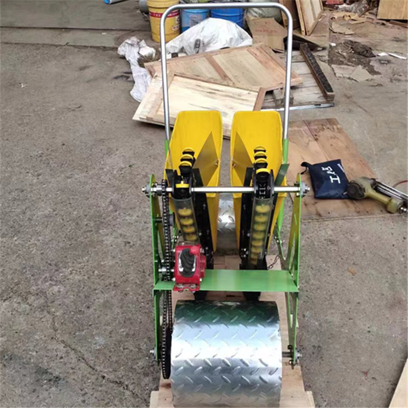 2024新款大蒜播种机农用多行种蒜机汽油四轮车带动大蒜种植机