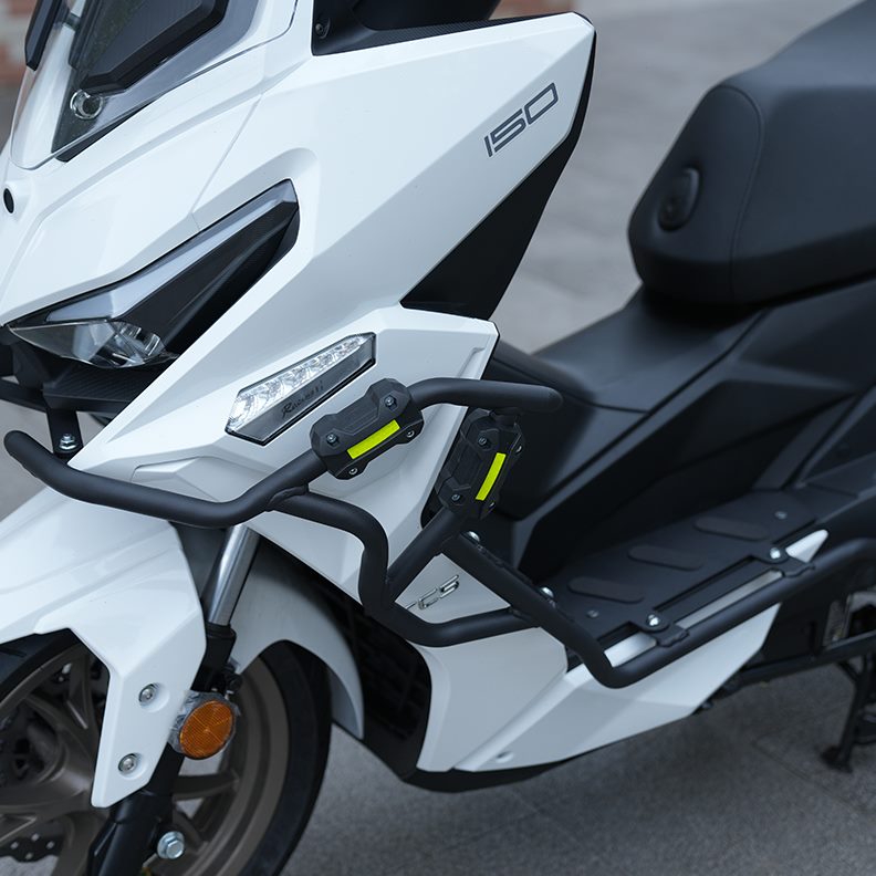 脚踏阳货架防护光50适用前后保险杠管于H1尾箱后改装排气护杠配件