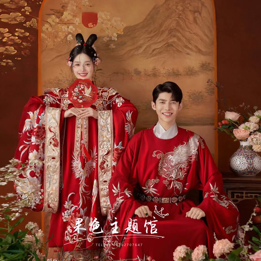 明制汉服主题云婚嫁重工肩情侣拍照服装刺绣新中式影楼复古婚纱照
